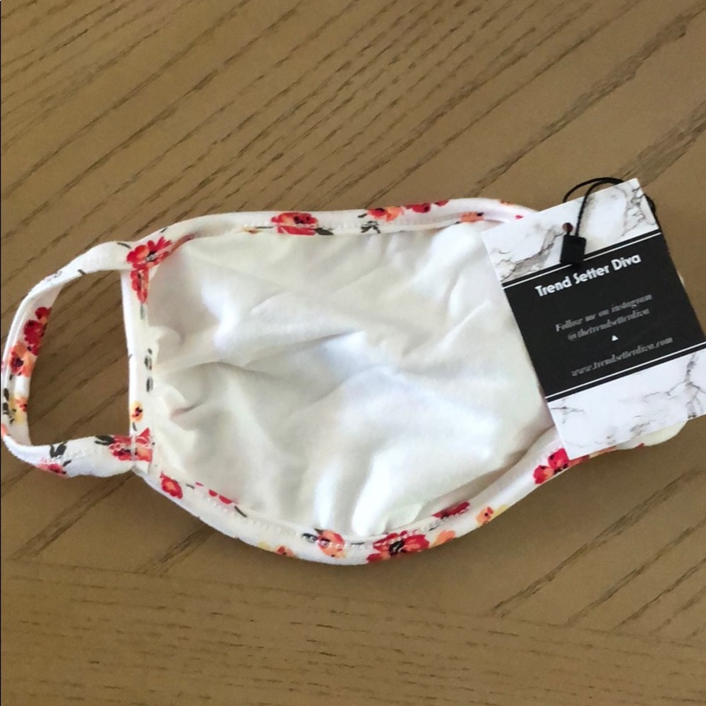 2 for $20! IVORY & FLORAL PRINT FACE MASK - Picture 4 of 9
